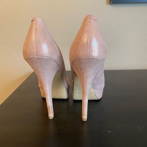 Enzo Angiolini light pink heels. Size 6